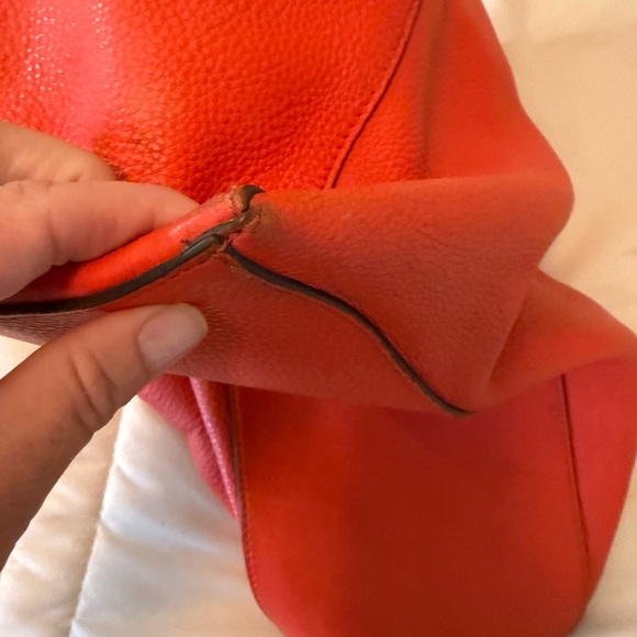 Tory Burch Red/Orange Shoulder Bag with Embossed Logo - Picture 11 of 16